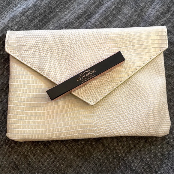 🍄5 x Real Her EYE Am Amazing 24 Hour Eyeliner Black Travel Size - Picture 2 of 8